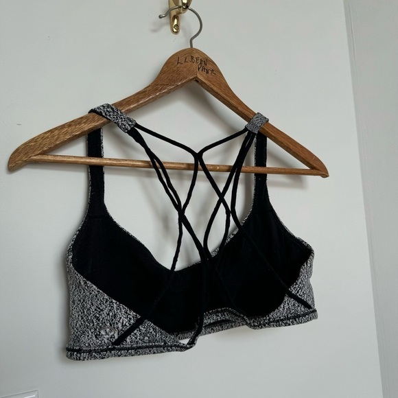 Lululemon free to be speckled  grey bralette 8 - Picture 4 of 5